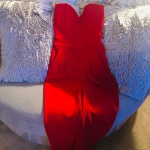 *SOLD* STRAPLESS SWEETHEART NECK JUMPSUIT IN RED